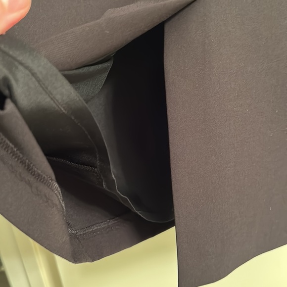 Set Women's black pencil skirt back slit size 4 polyester NWT Bloomingdales - Picture 7 of 12